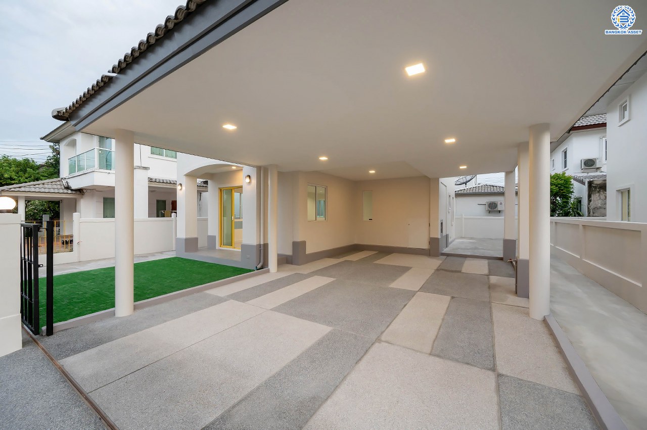 บ้านมือสองตกแต่งใหม่ โครงการ ชวนชื่นโมดัส แจ้งวัฒนะ เนื้อที่ 51.6 ตร.ว. ฟังก์ชัน 3 ห้องนอน 3 ห้องน้ำ จอดรถได้ 2 คัน รองรับทุกการอยู่อาศัย บนทำเลเดินทางเข้า-ออกเมืองสะดวก เชื่อมต่อถนนเลี่ยงเมืองปากเกร็ด, ถนนแจ้งวัฒนะ, ถนนติวานนท์ ใกล้รถไฟฟ้าสายสีชมพู "สถานีเลี่ยงเมืองปากเกร็ด" ทางด่วน "แจ้งวัฒนะ" และเซ็นทรัล แจ้งวัฒนะ